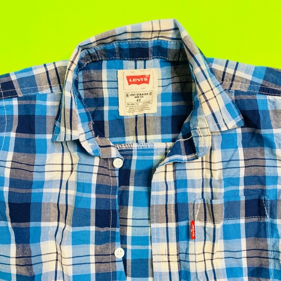Two Plaid Levi Button Up 🔝 Shirts - Picture 7 of 9